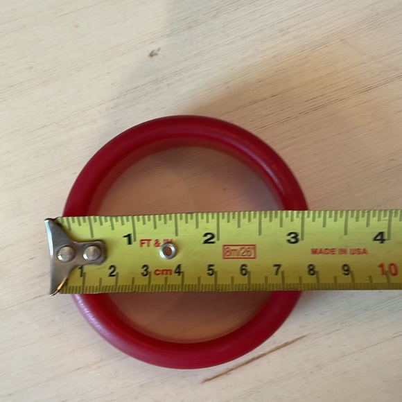 🌷CHRISTINA DEFALCO RED RESIN BANGLE - Picture 4 of 6